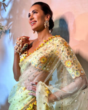 Load image into Gallery viewer, Sonali kasahay In Anha Lehenga Set
