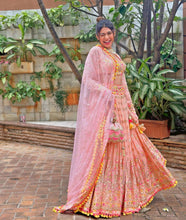Load image into Gallery viewer, Nidhi Mehhta In
