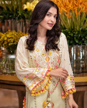 Load image into Gallery viewer, Saachi daaga in Nishika Long Kurta with Palazo
