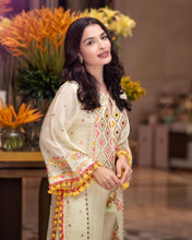 Load image into Gallery viewer, Saachi daaga in Nishika Long Kurta with Palazo
