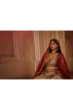 Load image into Gallery viewer, IVORY TAFETTA  BRIDAL LEHEHENGA CHOLI SET WITH RED DUPATTA
