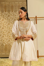 Load image into Gallery viewer, Chauga with Salwar
