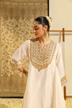 Load image into Gallery viewer, Chauga with Salwar

