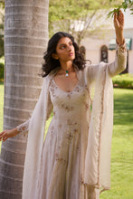 Load image into Gallery viewer, Dalia Kurta And Pallazo Set
