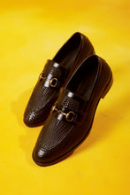 Load image into Gallery viewer, Textured Black Loafer
