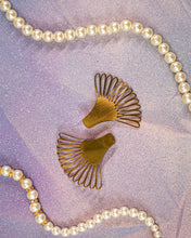 Load image into Gallery viewer, Floret Gold Kalgi
