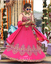 Load image into Gallery viewer, Green And Pink Floral Jewellery Set (Wbtjk3C5Nhk-05)
