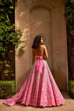 Load image into Gallery viewer, Fuscia Lehenga Set
