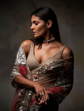 Load image into Gallery viewer, Nude Metallic Applique Saree
