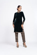 Load image into Gallery viewer, Deep green velvet kurta set
