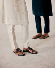 Load image into Gallery viewer, White applique Kurta set
